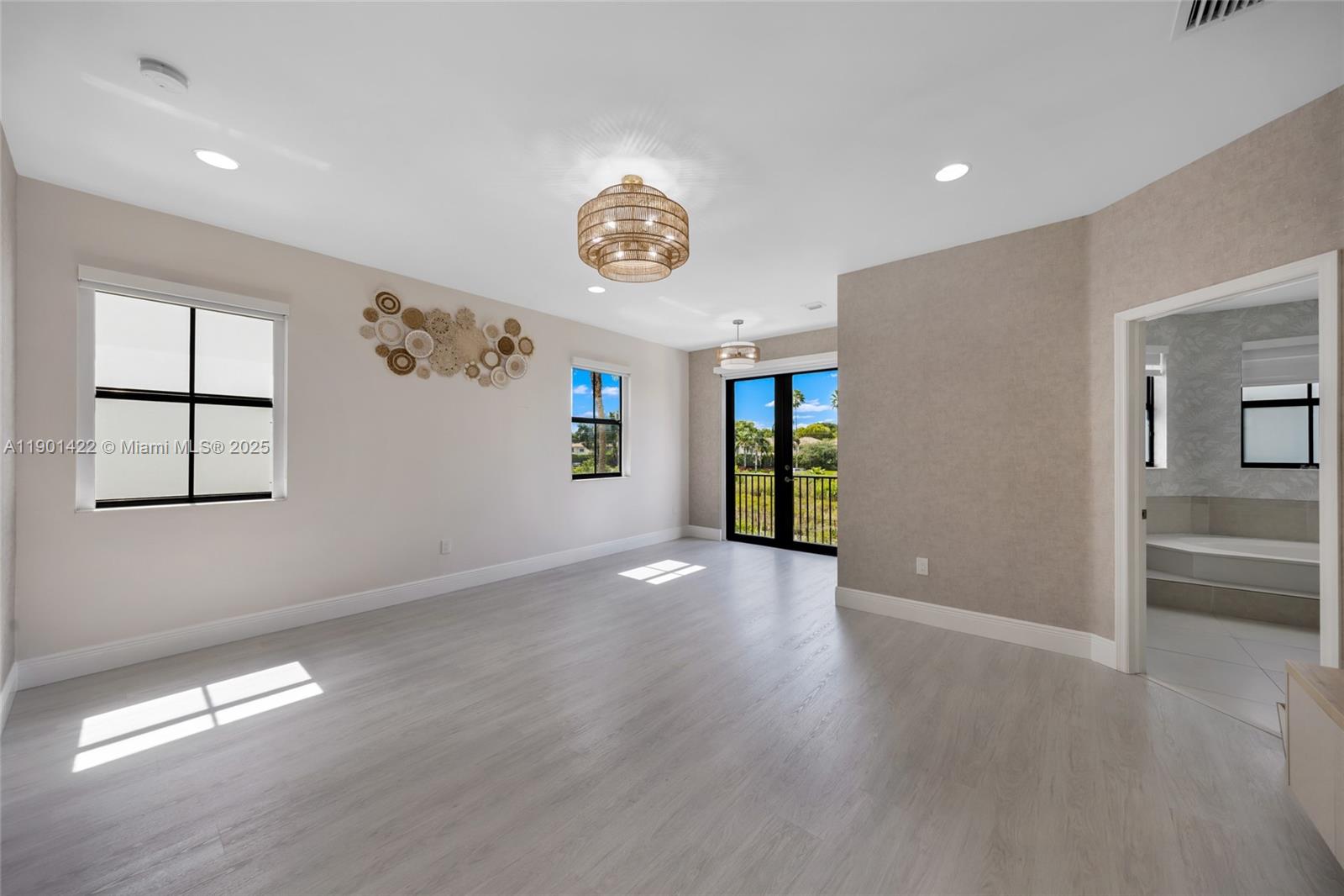 VINTAGE ESTATES - Residential