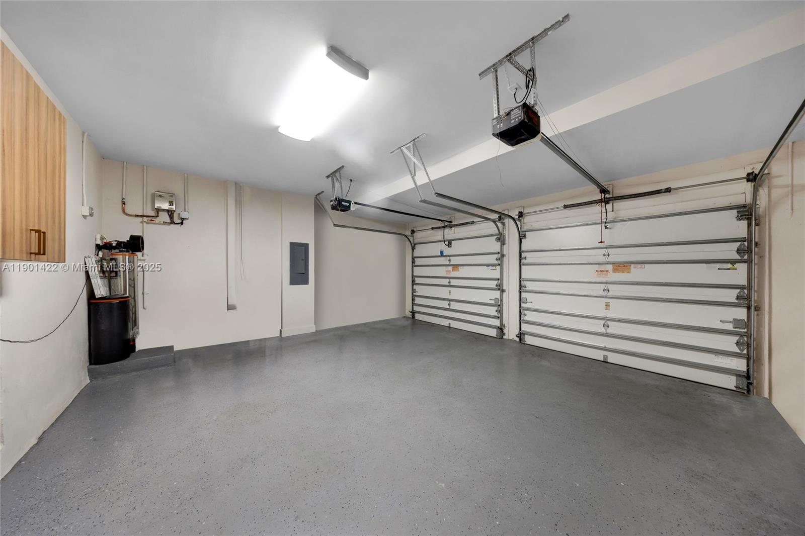 VINTAGE ESTATES - Residential