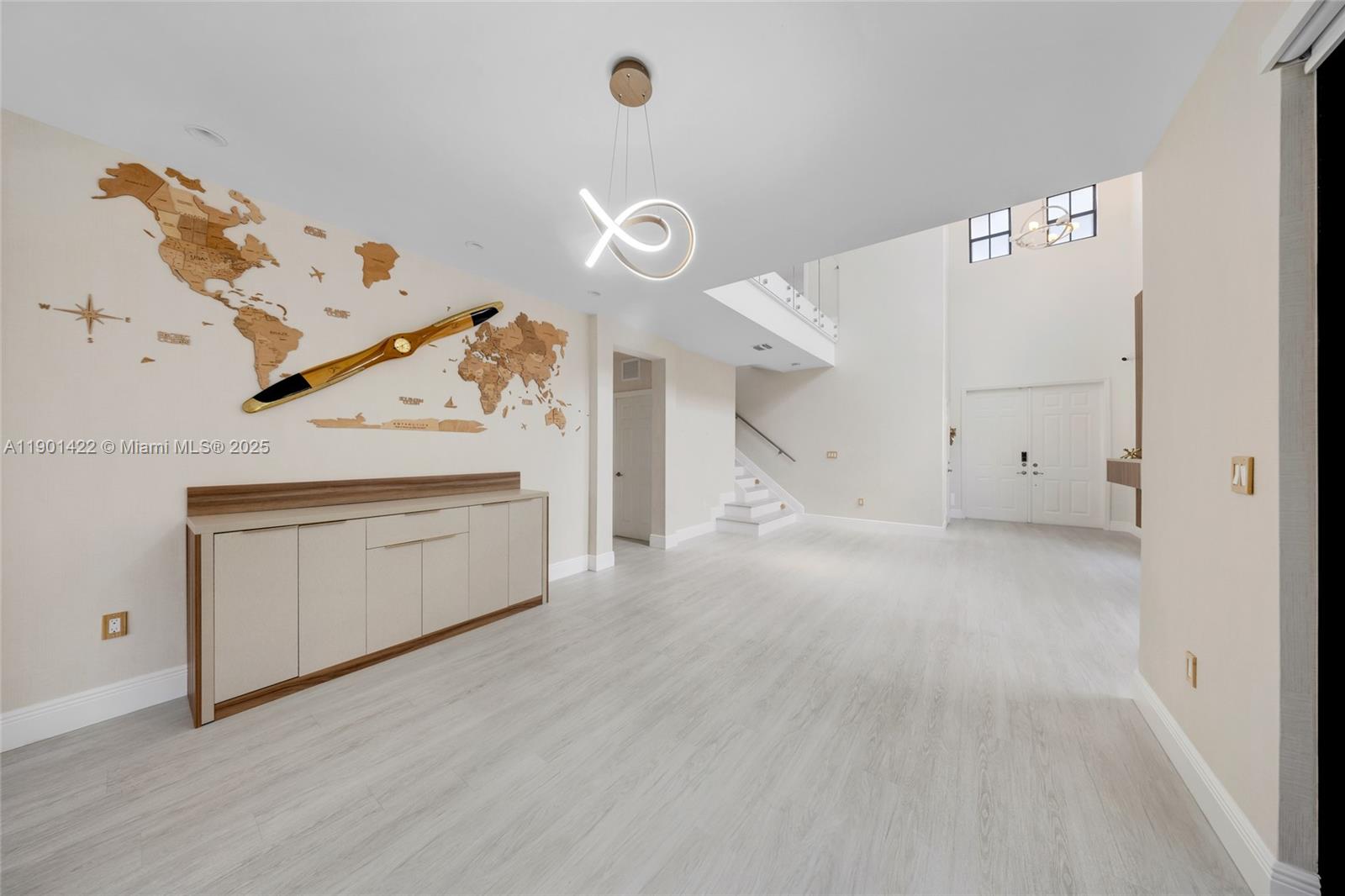 VINTAGE ESTATES - Residential