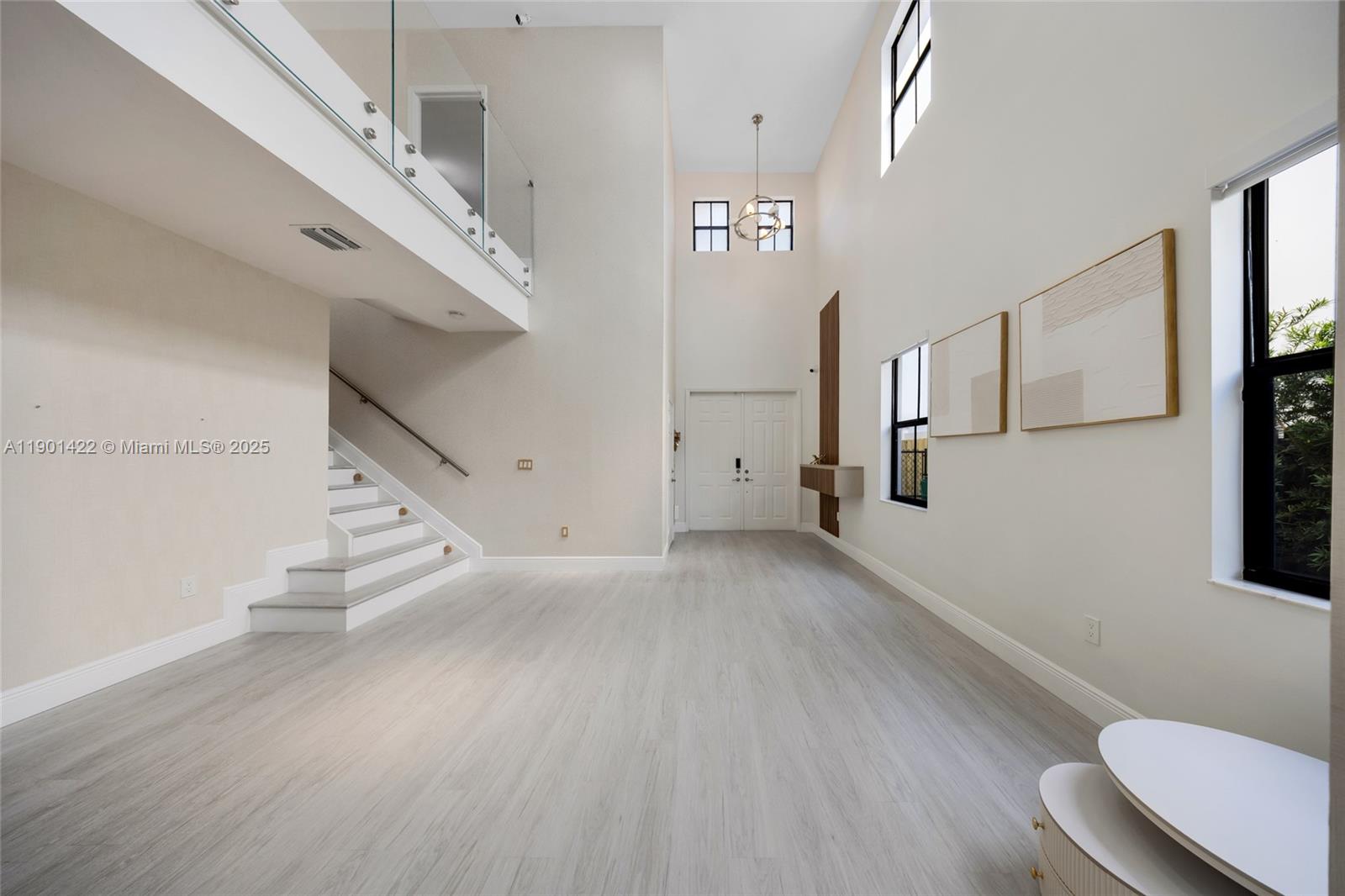 VINTAGE ESTATES - Residential