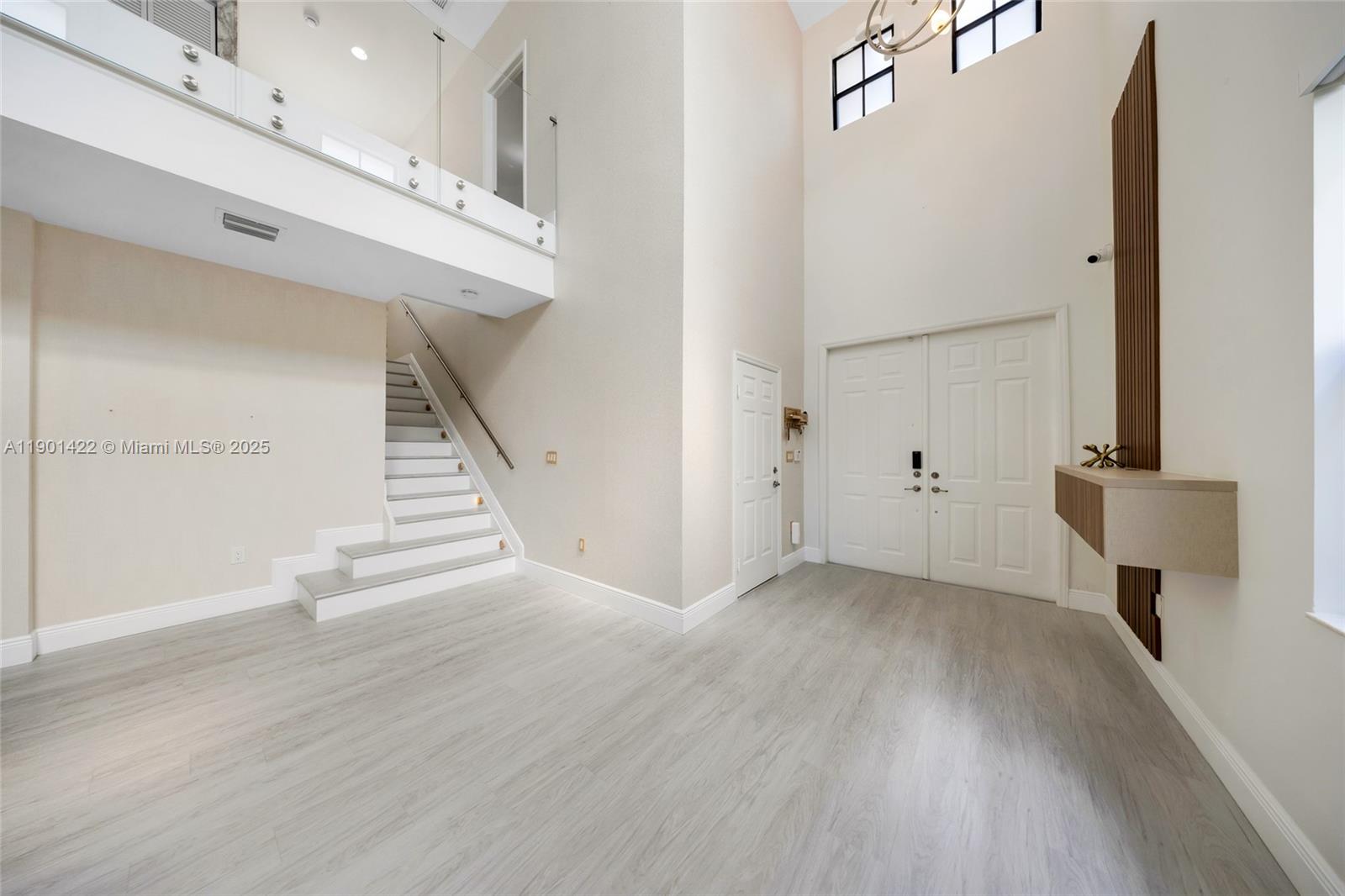 VINTAGE ESTATES - Residential