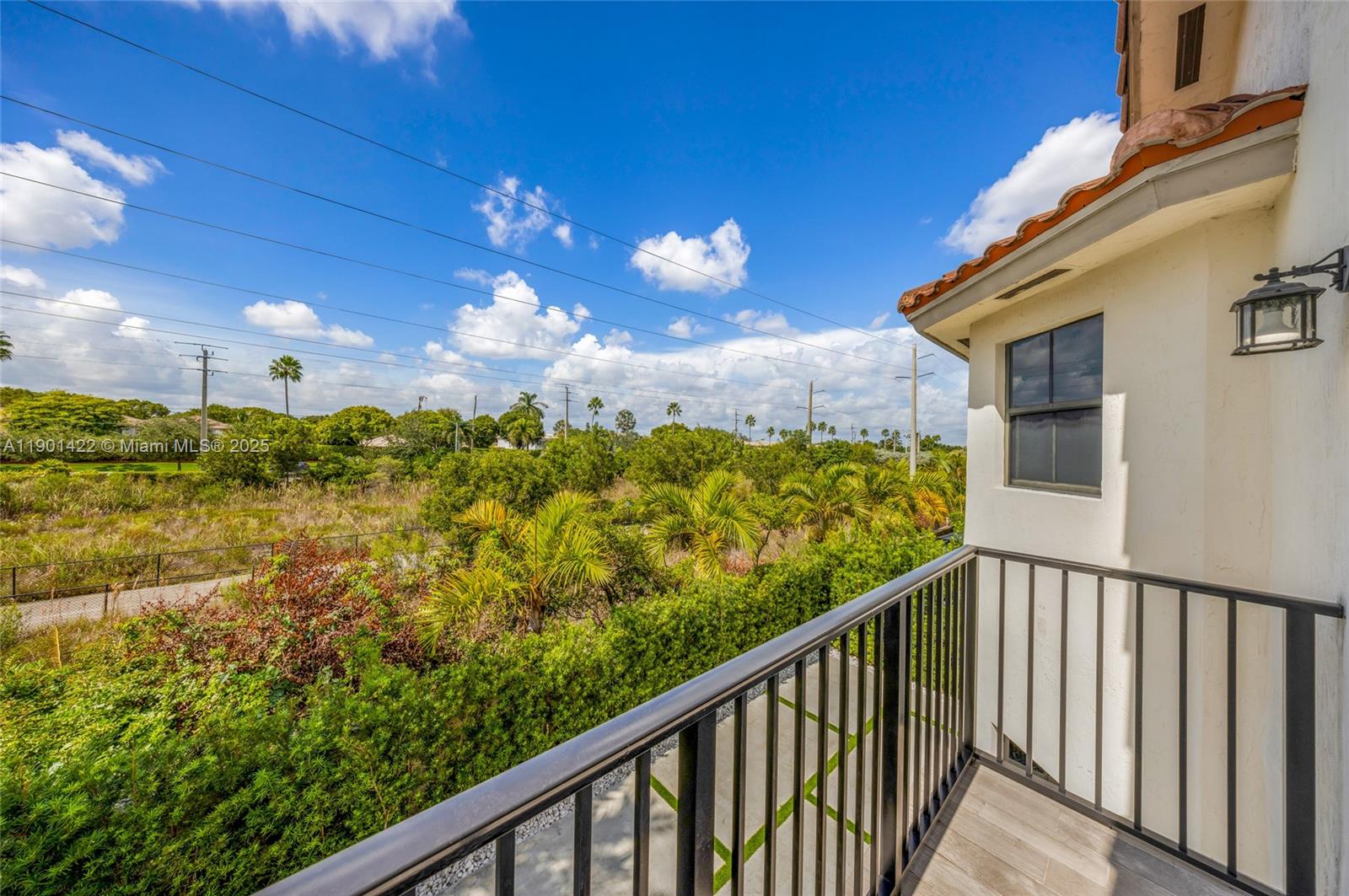 VINTAGE ESTATES - Residential