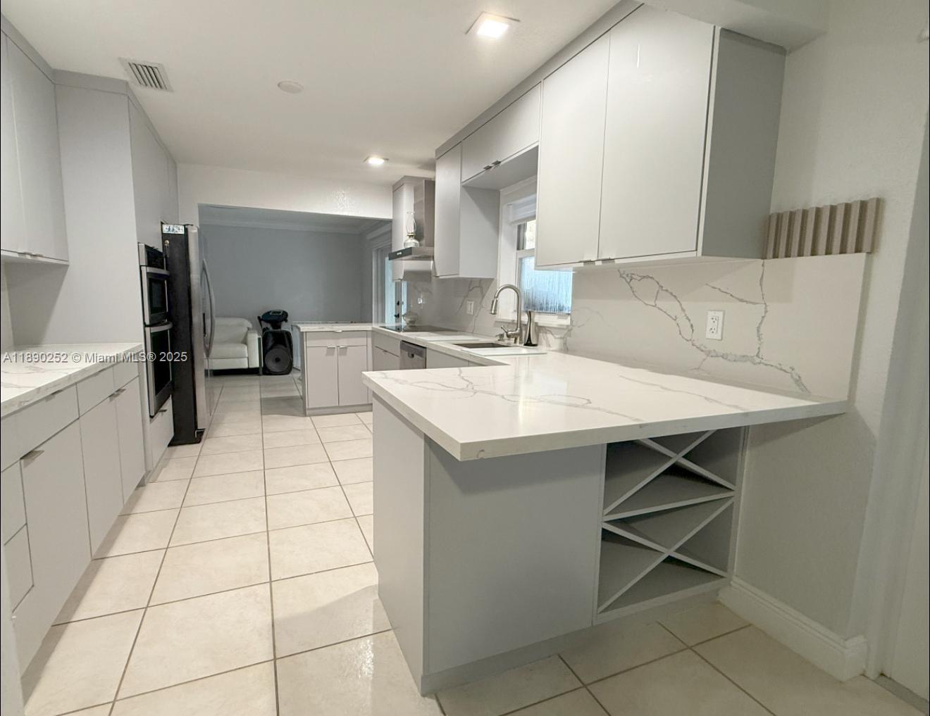 ROYAL OAKS - Residential