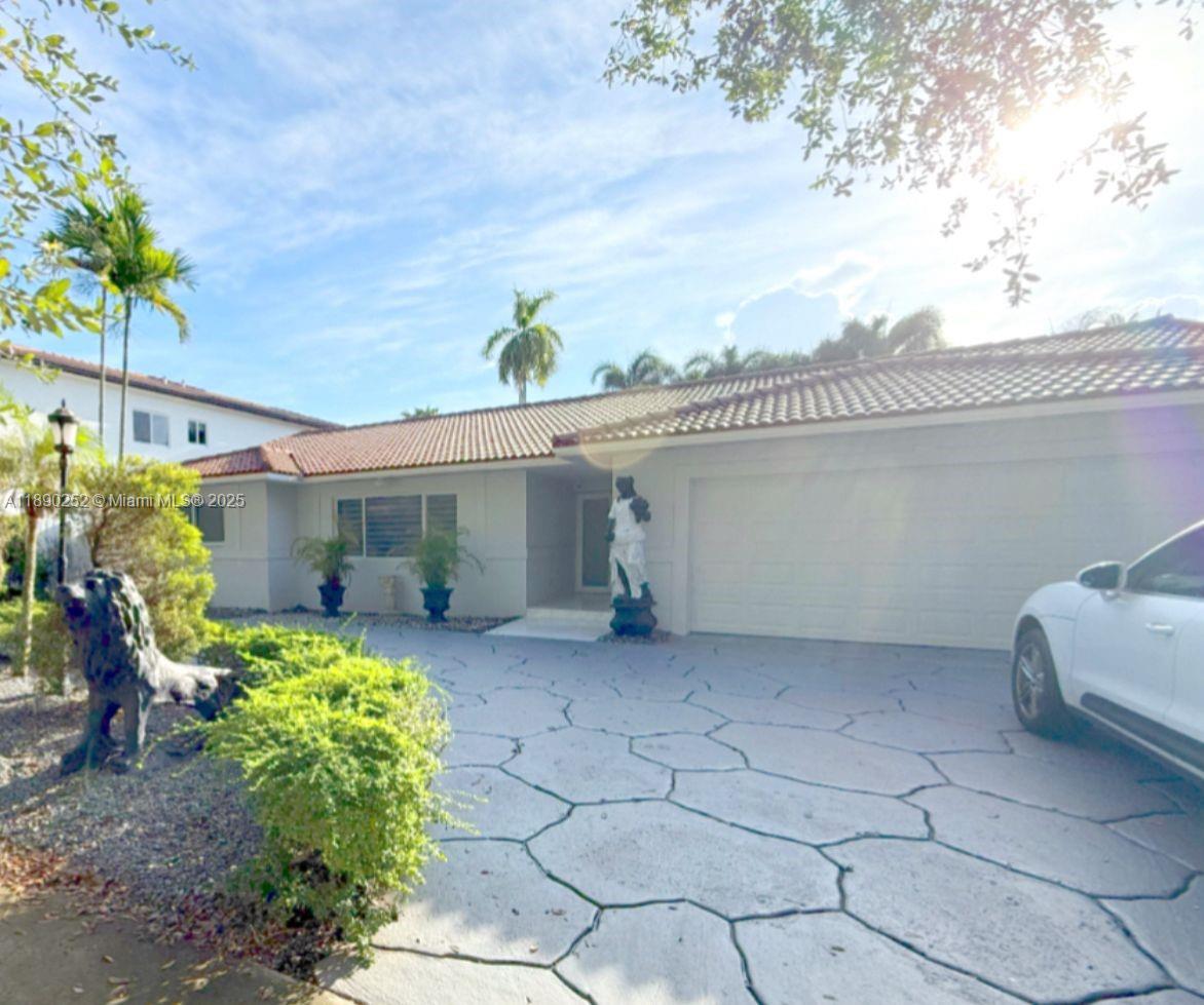 ROYAL OAKS - Residential
