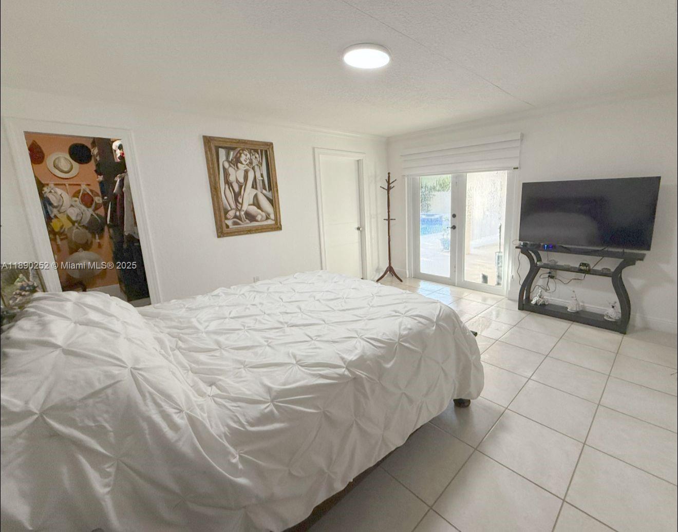 ROYAL OAKS - Residential