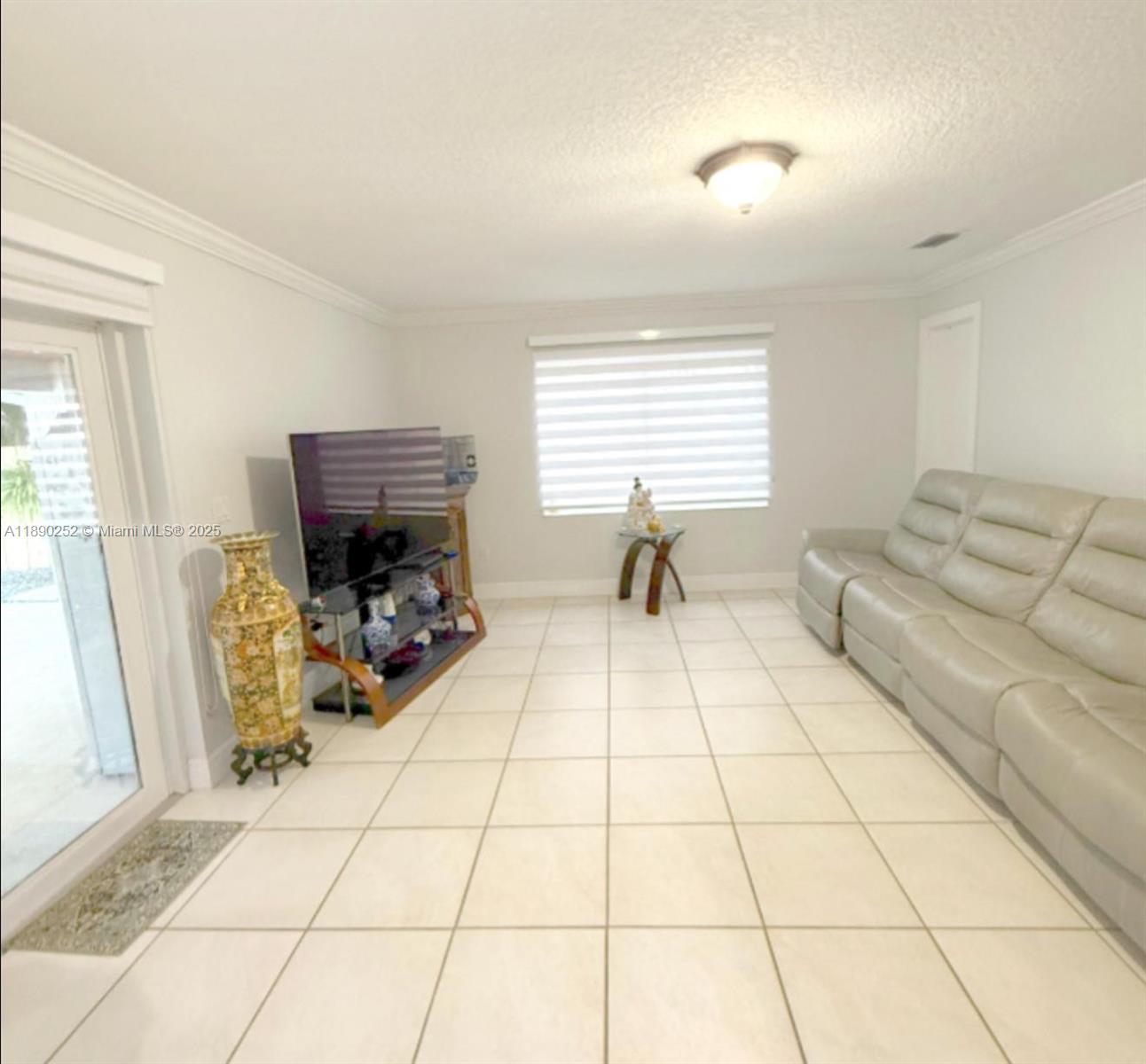 ROYAL OAKS - Residential
