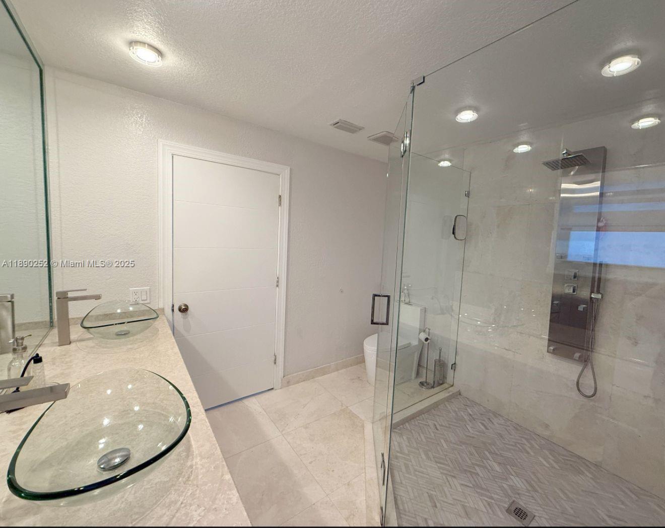 ROYAL OAKS - Residential