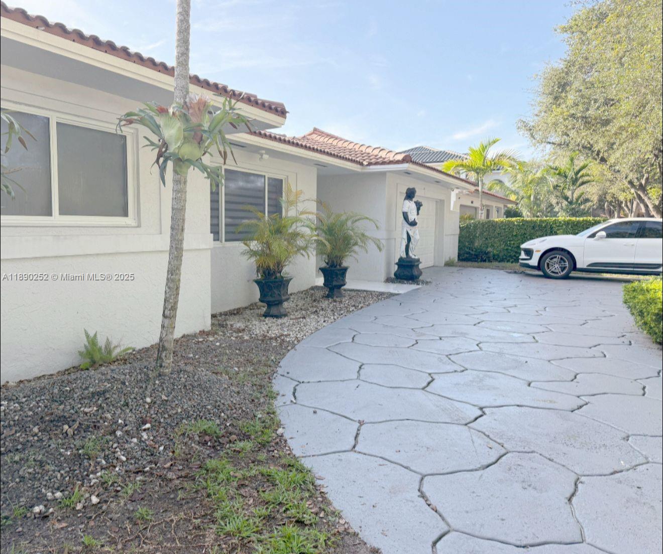 ROYAL OAKS - Residential