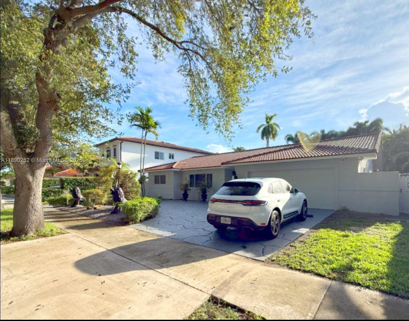 ROYAL OAKS - Residential