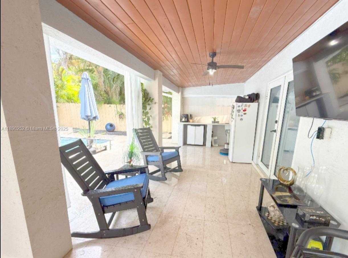 ROYAL OAKS - Residential