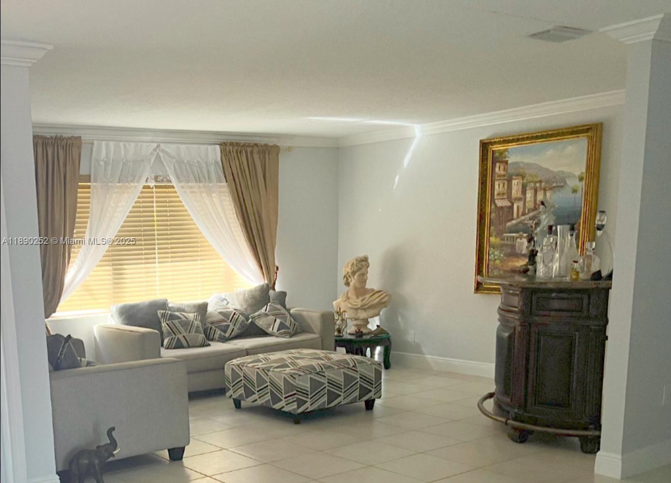 ROYAL OAKS - Residential