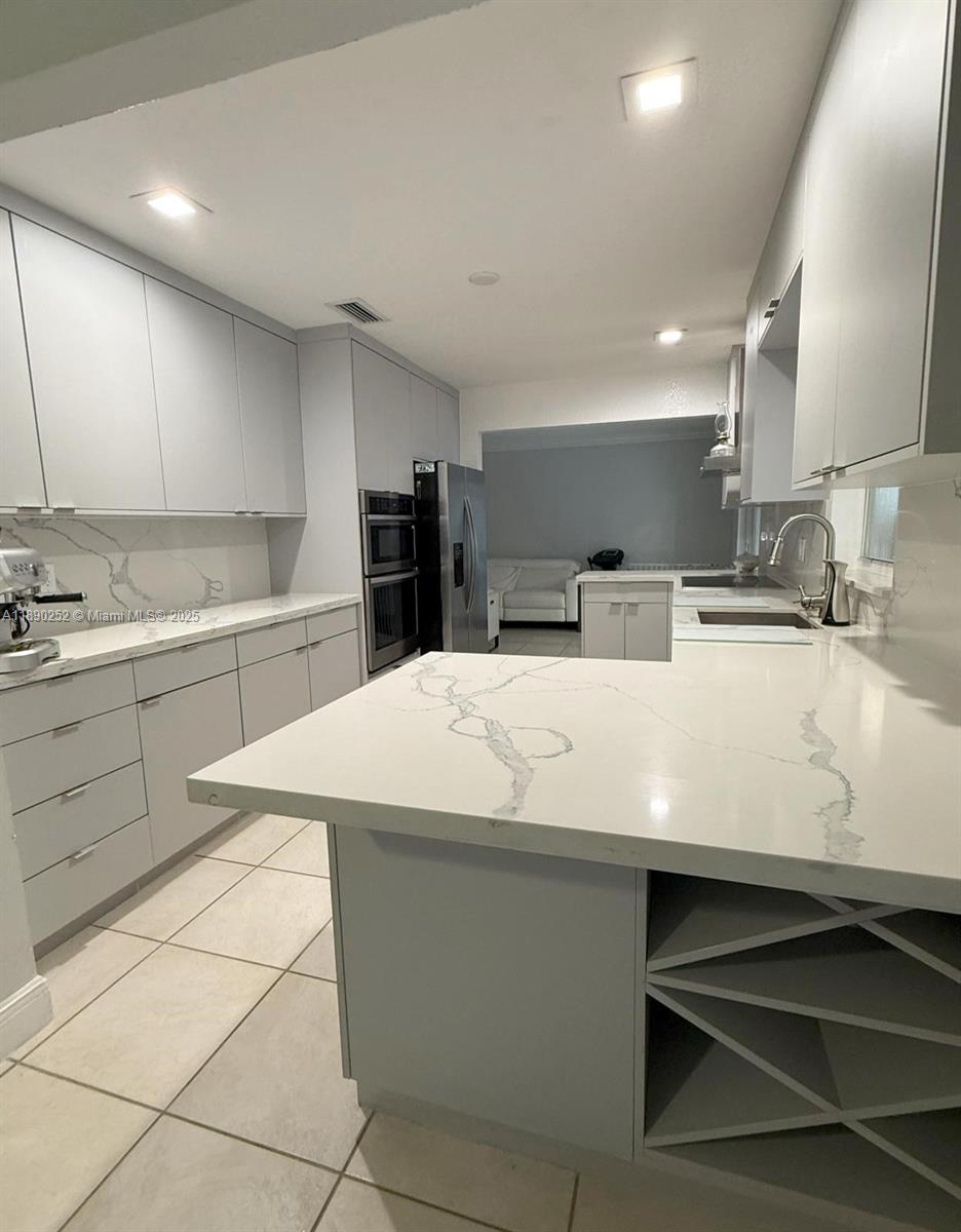 ROYAL OAKS - Residential
