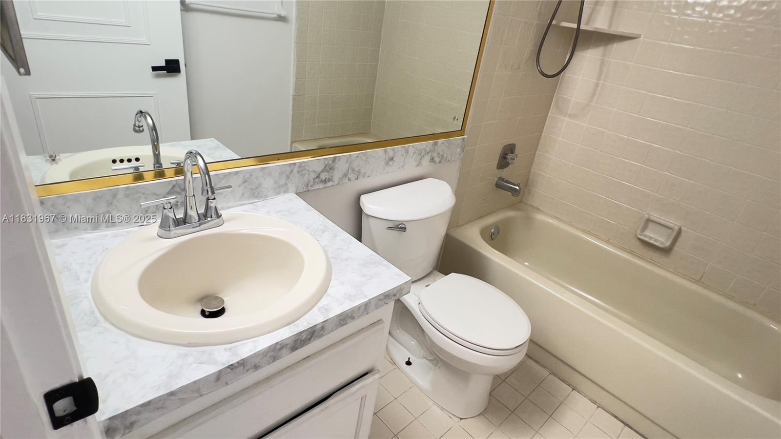 VISTA DEL LAGO CONDO PH 2 - Residential Lease