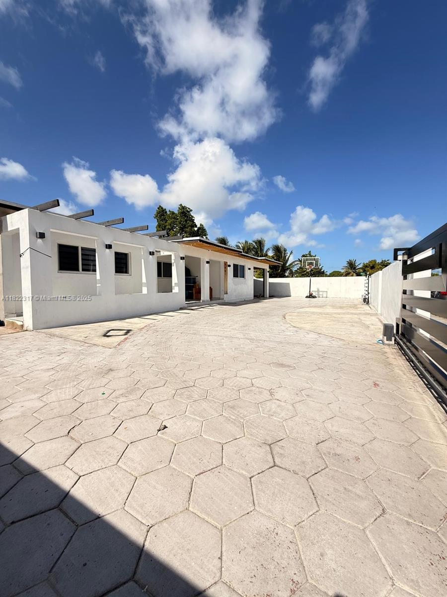 9961 SW 41st Ter