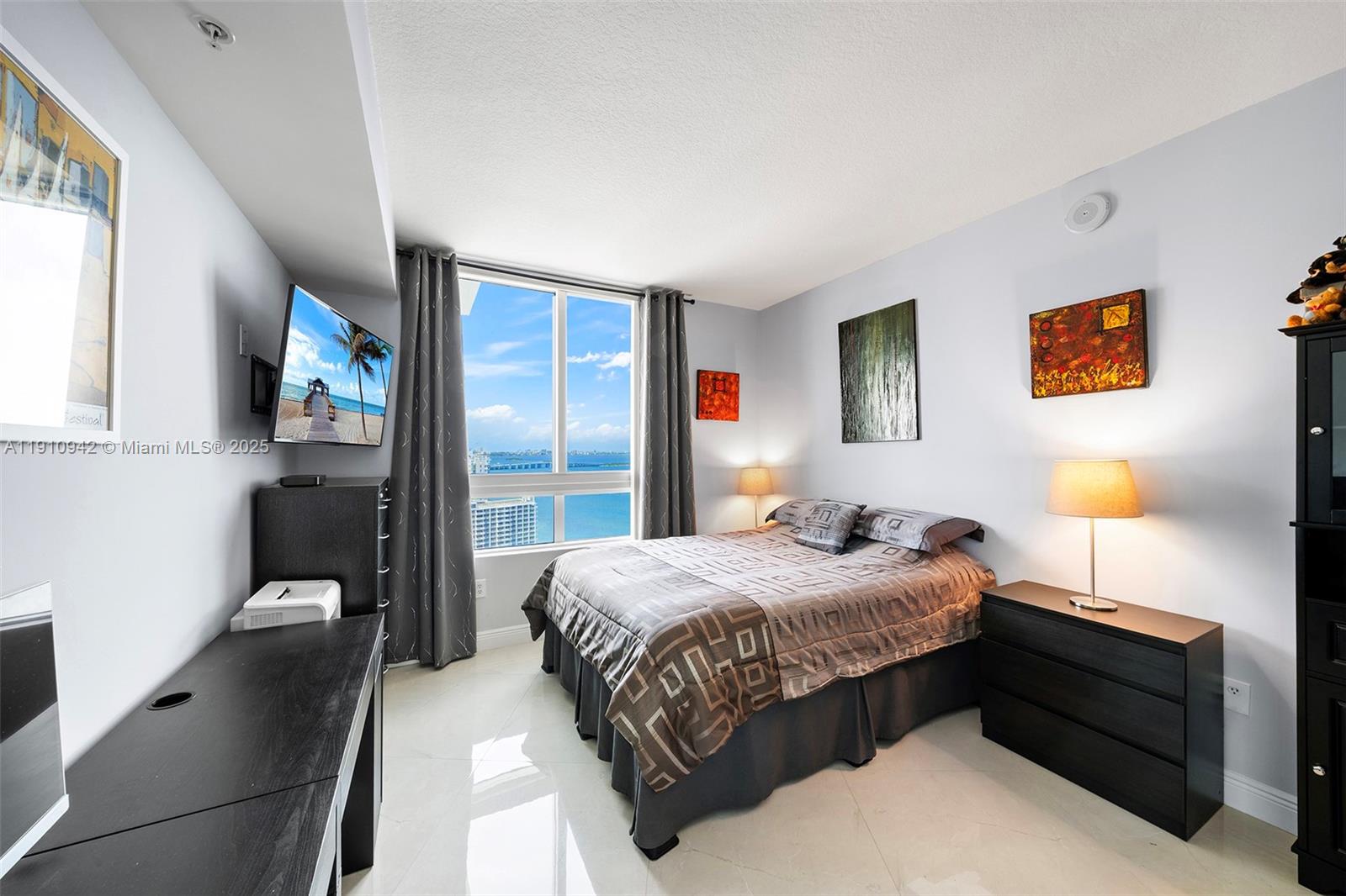 QUANTUM ON THE BAY CONDO - Residential