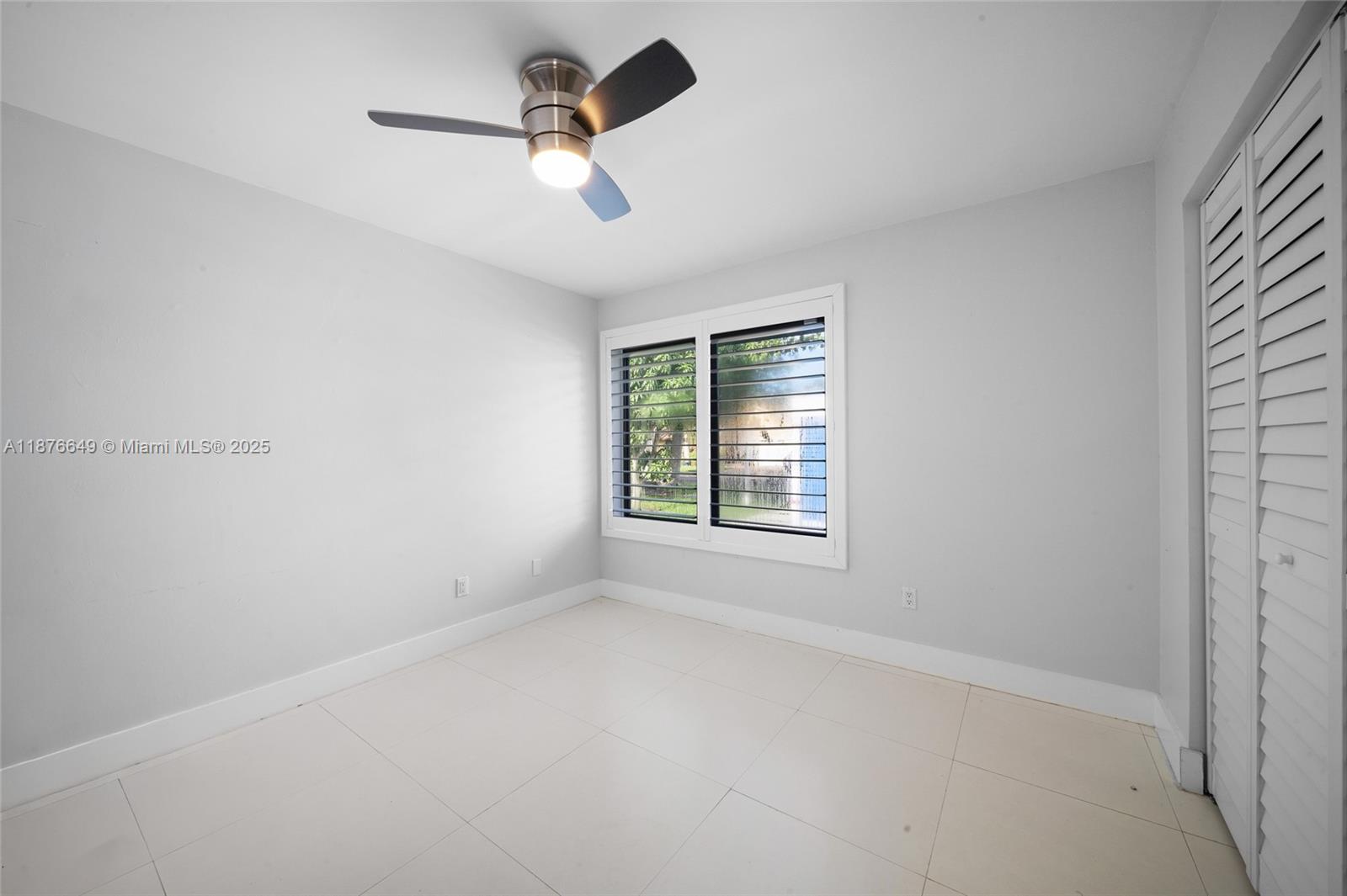 FIRST ADDN TO CALUSA CLUB - Residential
