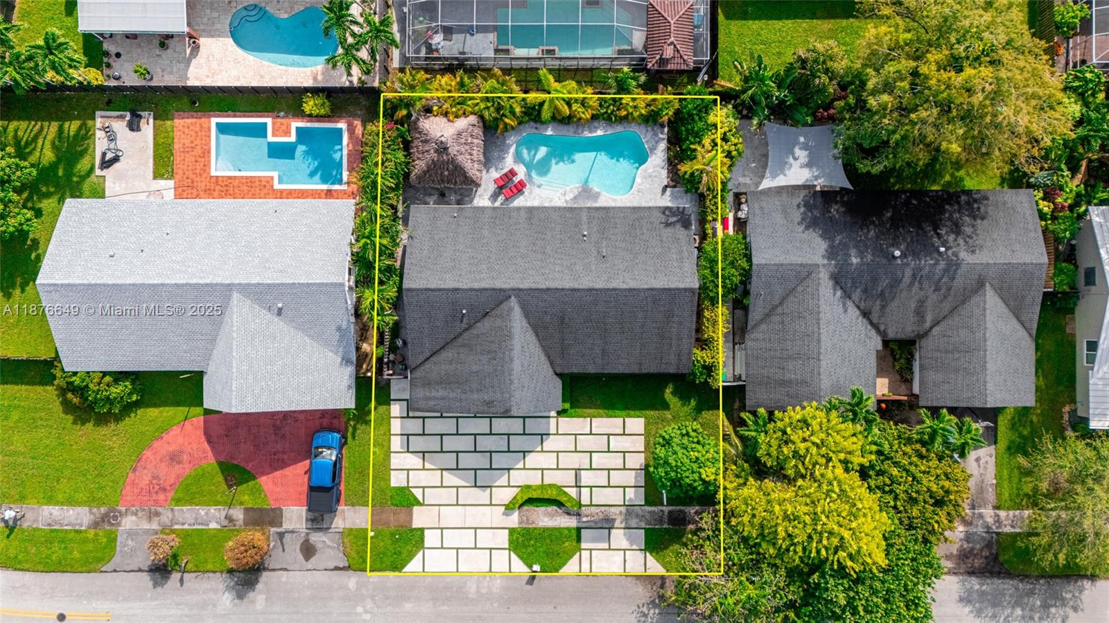 FIRST ADDN TO CALUSA CLUB - Residential