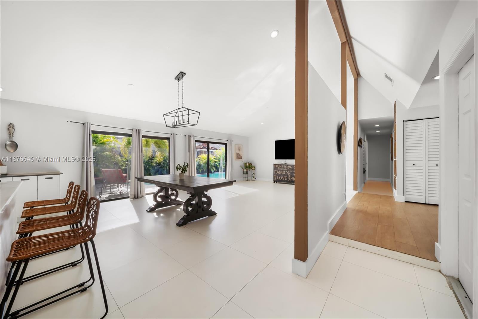 FIRST ADDN TO CALUSA CLUB - Residential