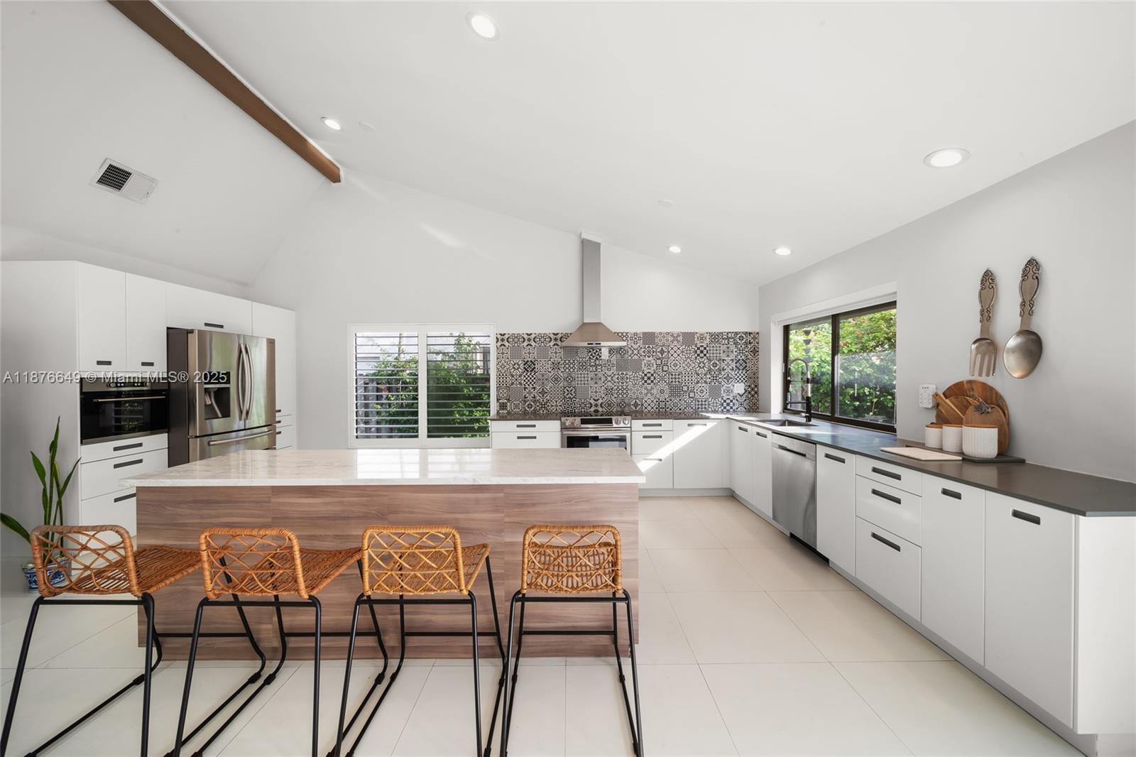 FIRST ADDN TO CALUSA CLUB - Residential