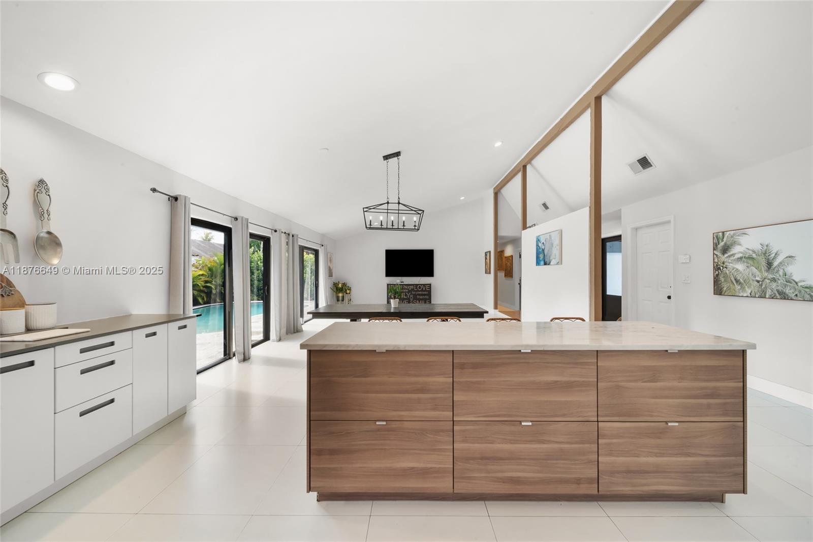 FIRST ADDN TO CALUSA CLUB - Residential