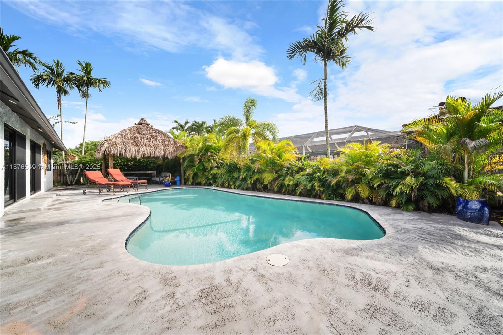 FIRST ADDN TO CALUSA CLUB - Residential