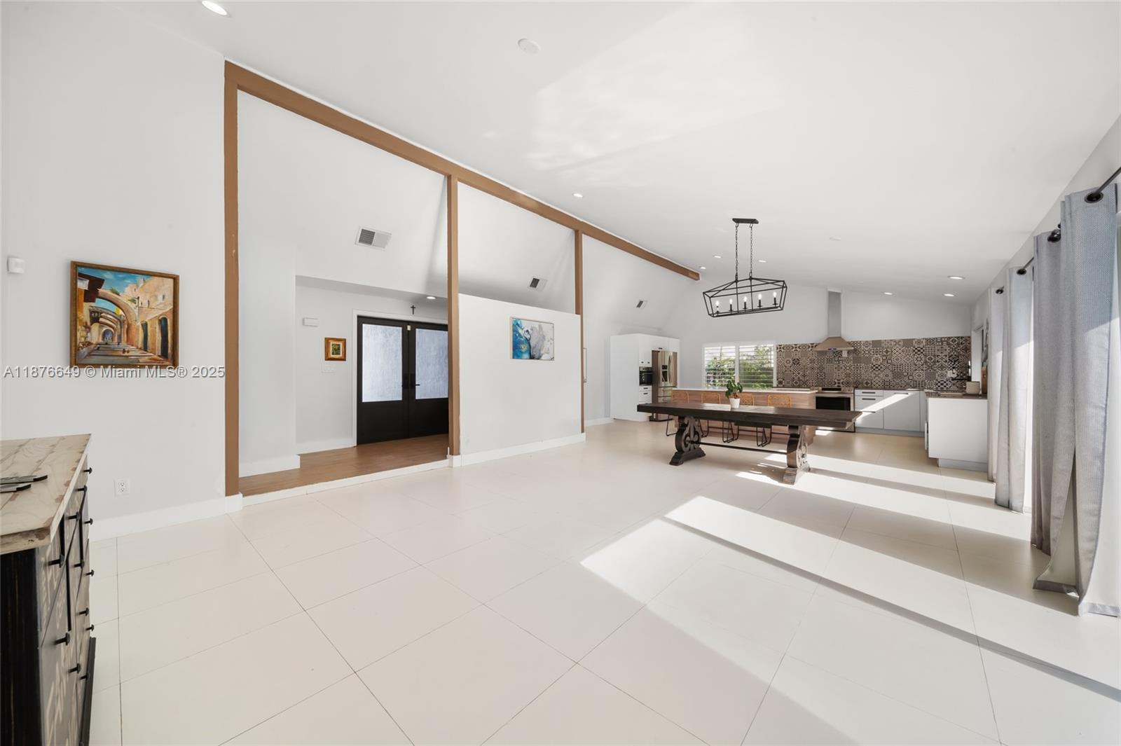 FIRST ADDN TO CALUSA CLUB - Residential