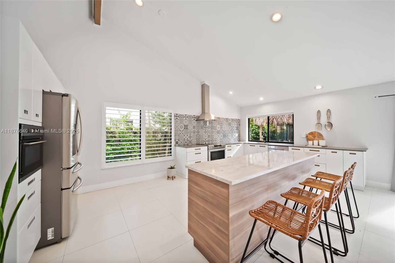 FIRST ADDN TO CALUSA CLUB - Residential