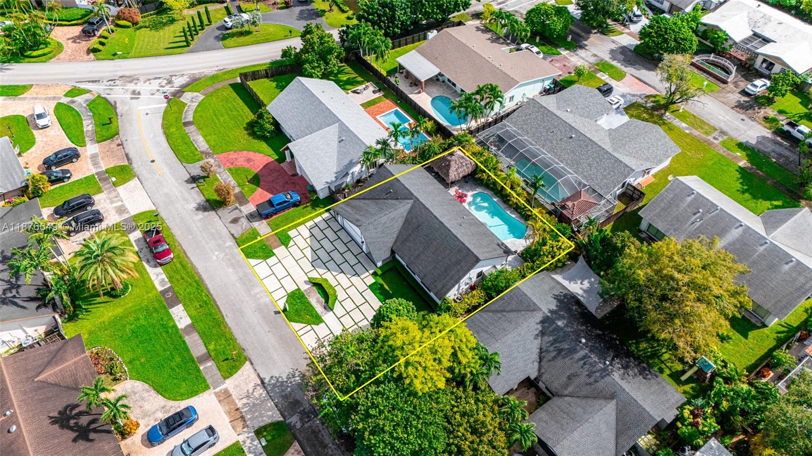 FIRST ADDN TO CALUSA CLUB - Residential