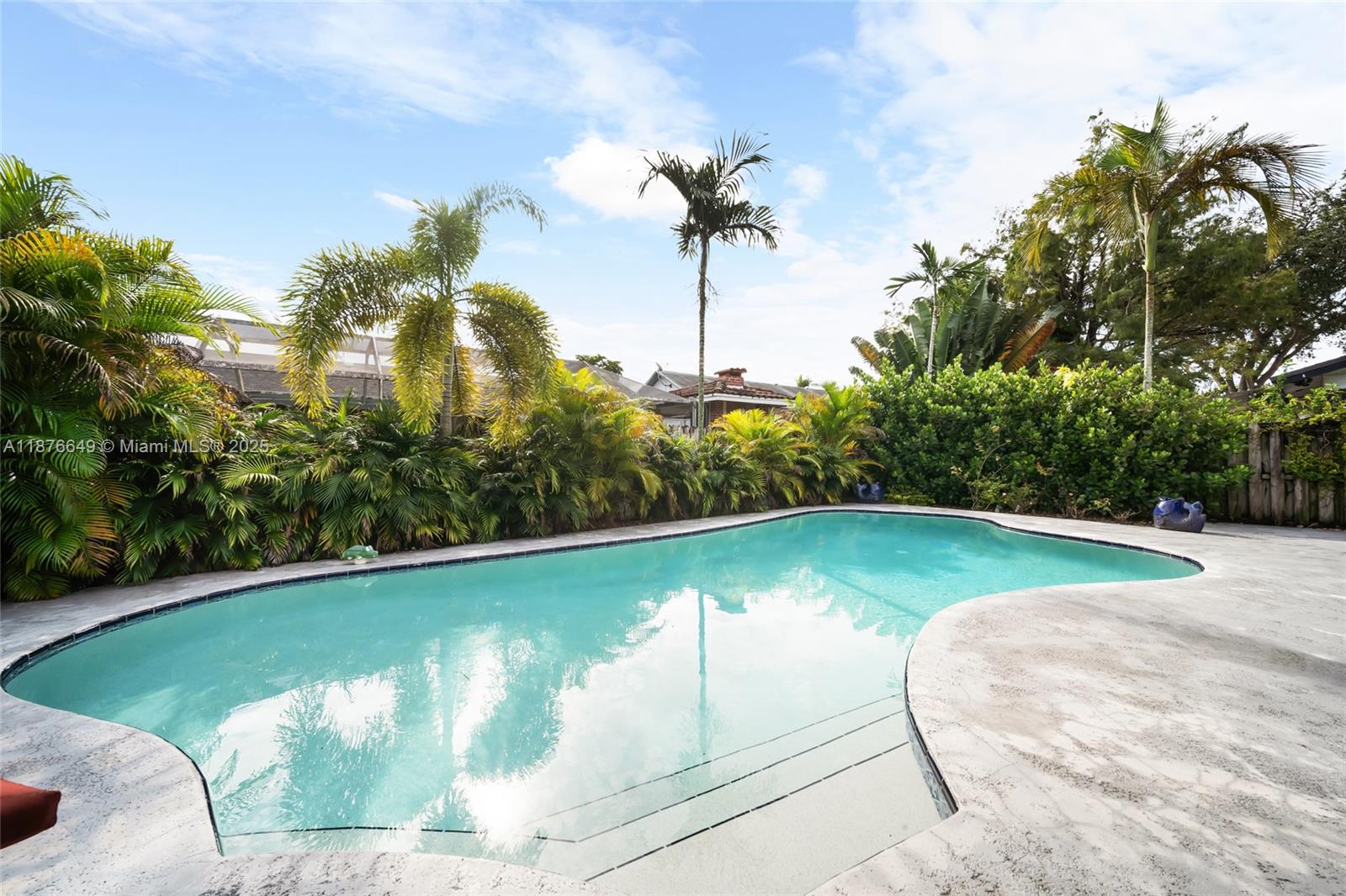FIRST ADDN TO CALUSA CLUB - Residential
