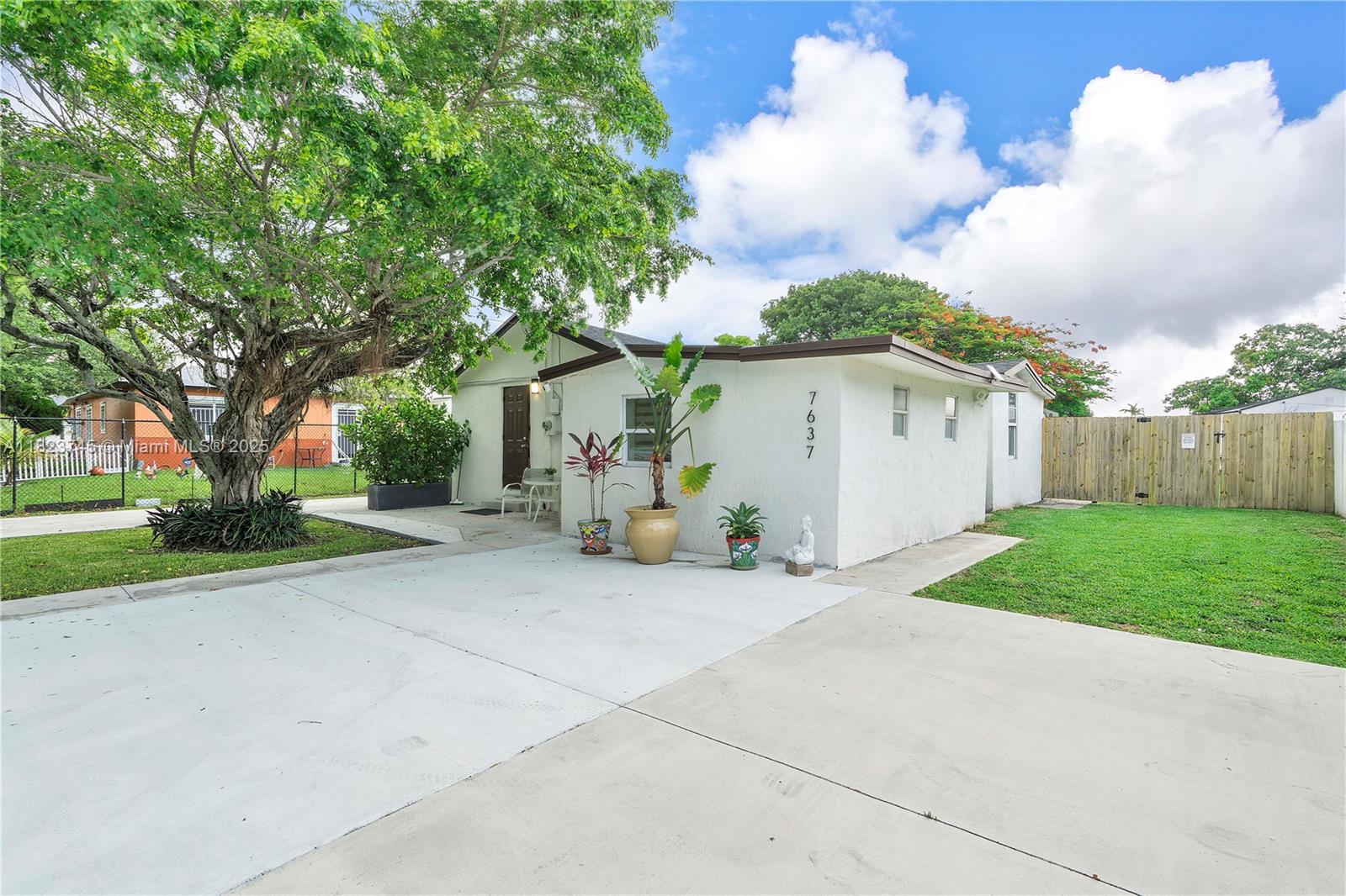 7637 Nw 17th Pl 1, Miami, Broward County, Florida - 1 Bedrooms  
1 Bathrooms - 