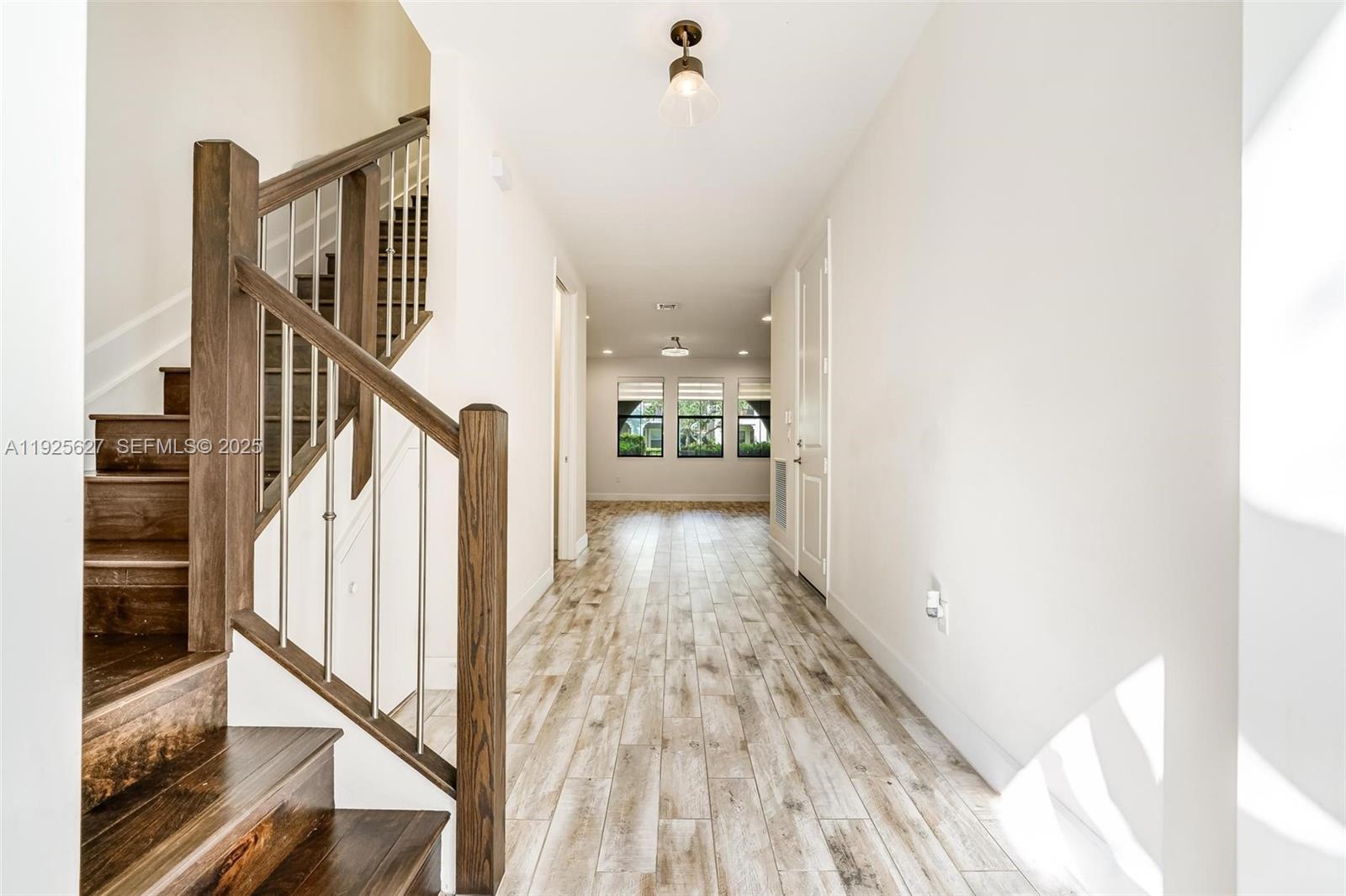 SAWGRASS LAKES - Residential