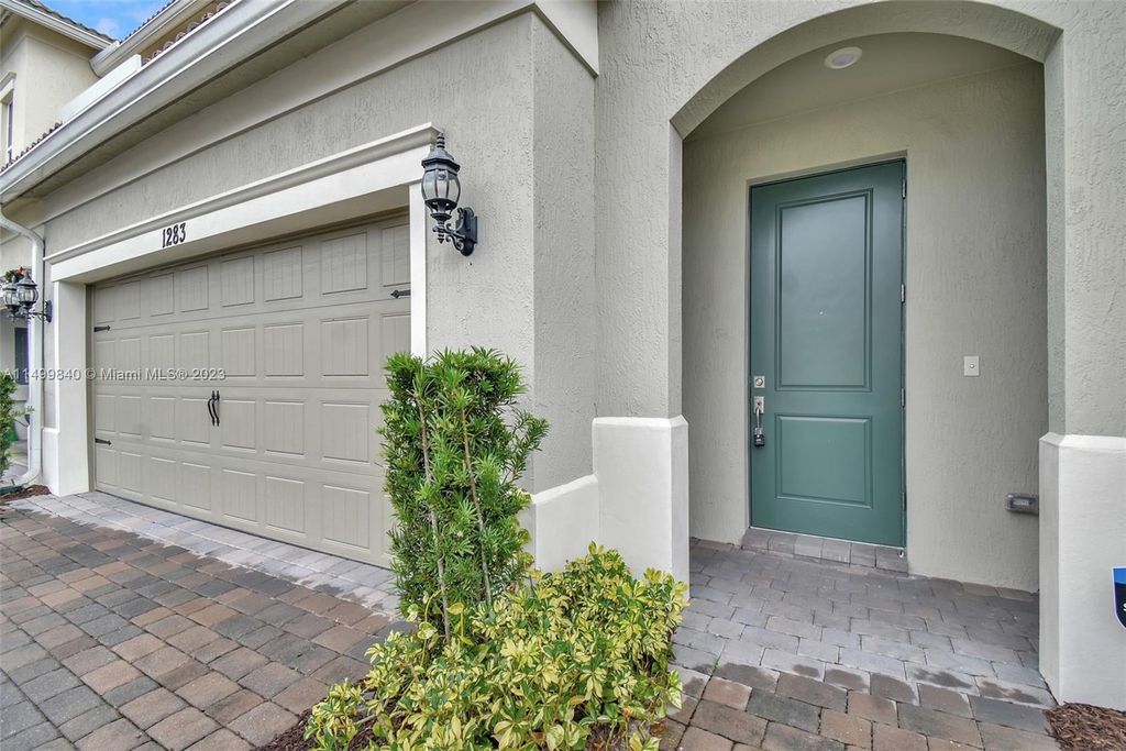 Photo of 1283 Eucalyptus Dr #1283, Hollywood, FL 33021 (MLS # A11499840)