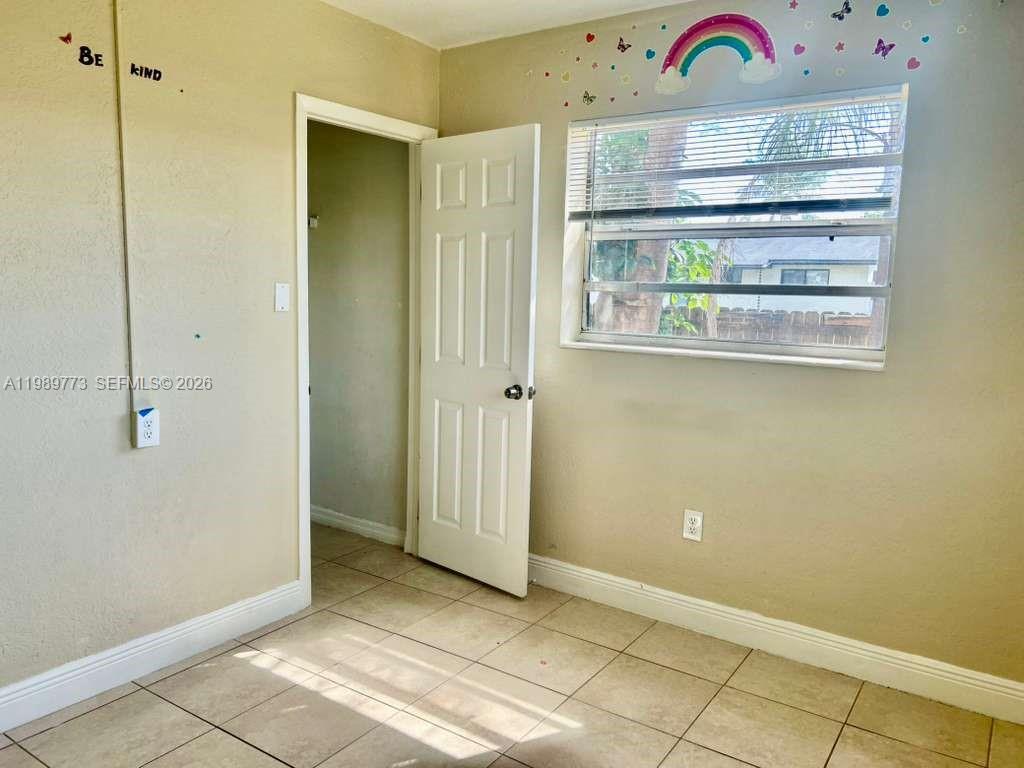 SO MIAMI HEIGHTS MANOR - Residential