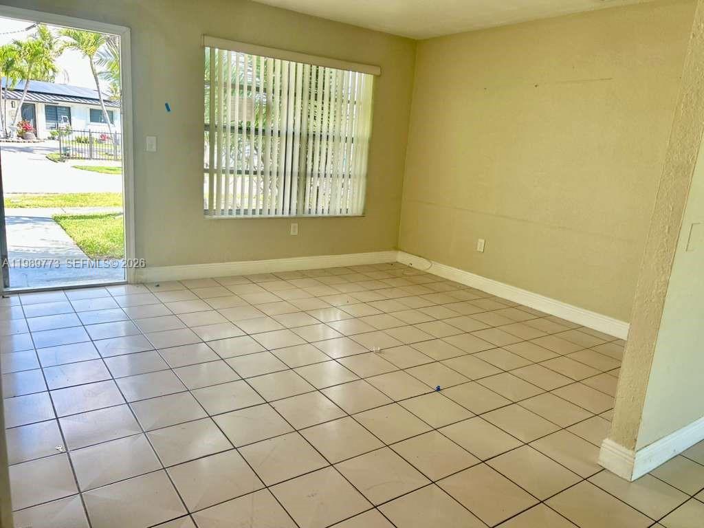 SO MIAMI HEIGHTS MANOR - Residential