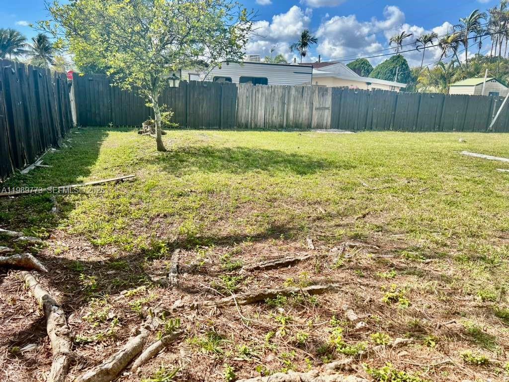 SO MIAMI HEIGHTS MANOR - Residential