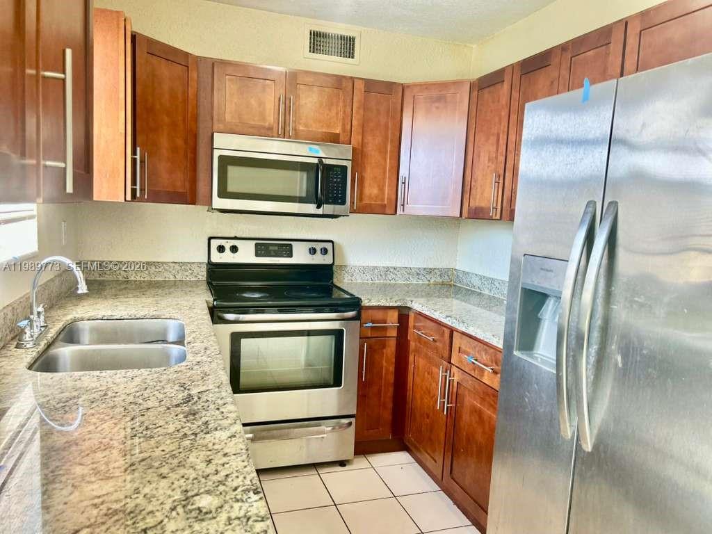 SO MIAMI HEIGHTS MANOR - Residential