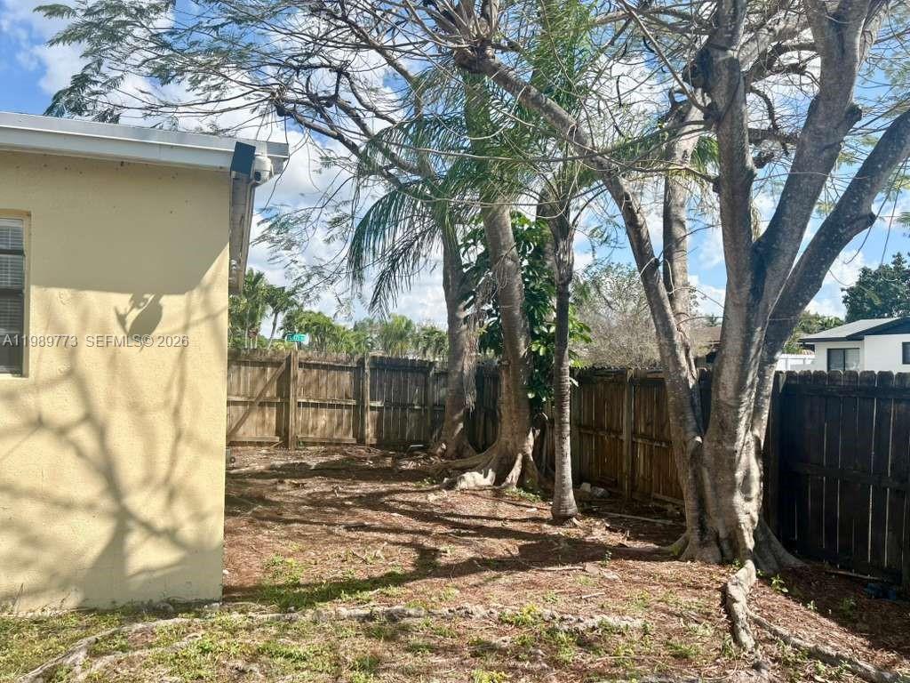 SO MIAMI HEIGHTS MANOR - Residential