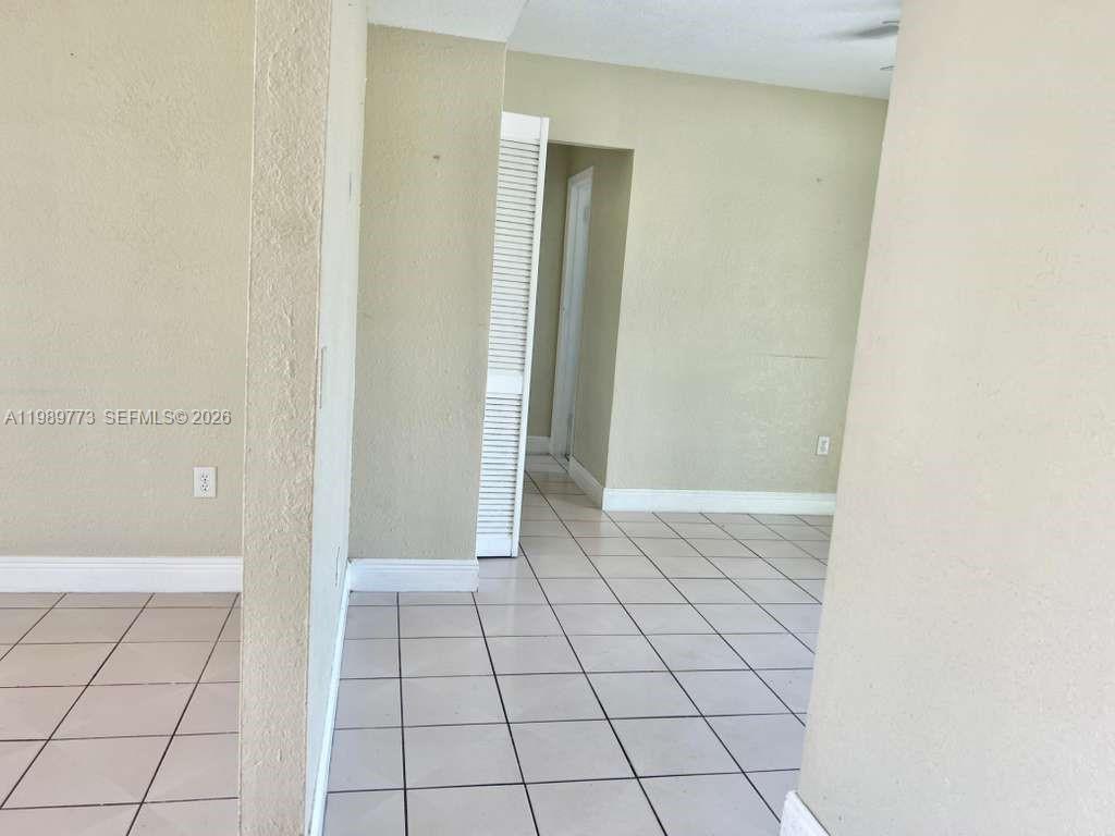 SO MIAMI HEIGHTS MANOR - Residential