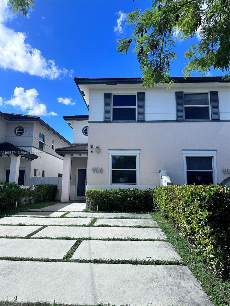 TAMIAMI LAWNS REV - Residential Lease