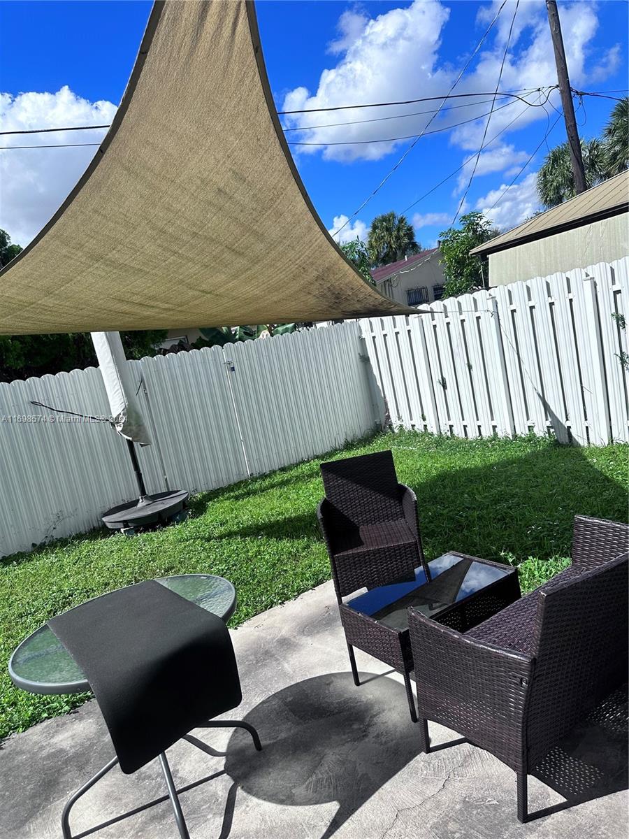 TAMIAMI LAWNS REV - Residential Lease