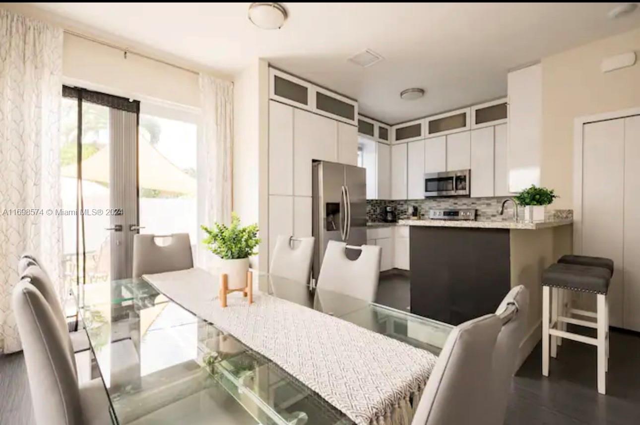 TAMIAMI LAWNS REV - Residential Lease