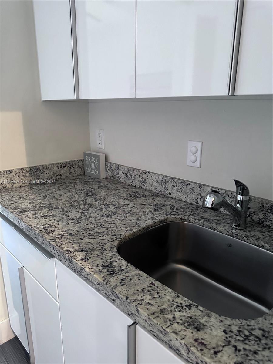 TAMIAMI LAWNS REV - Residential Lease