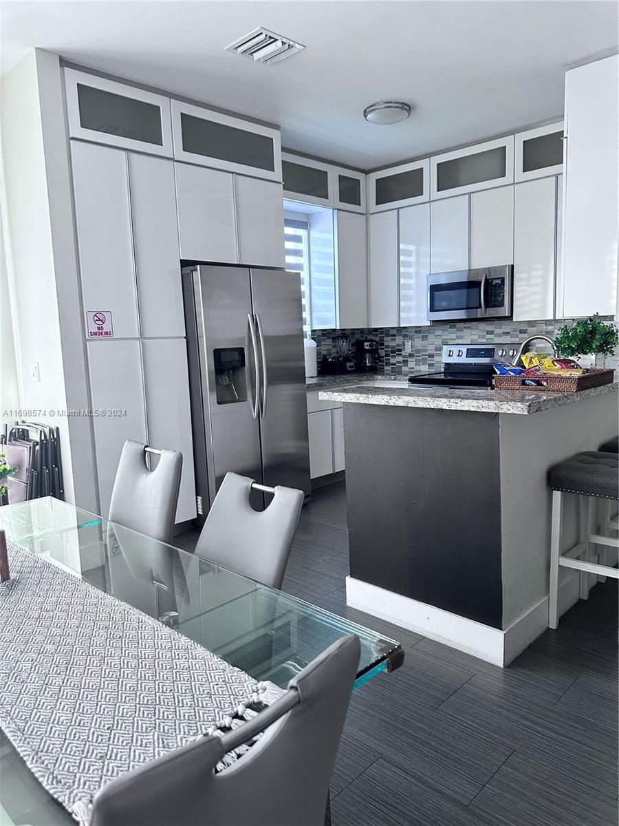 TAMIAMI LAWNS REV - Residential Lease