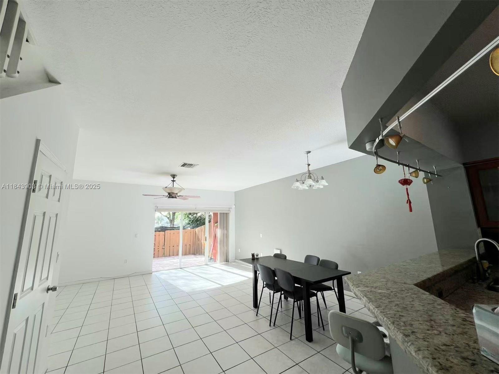 913 NW 100th Ave