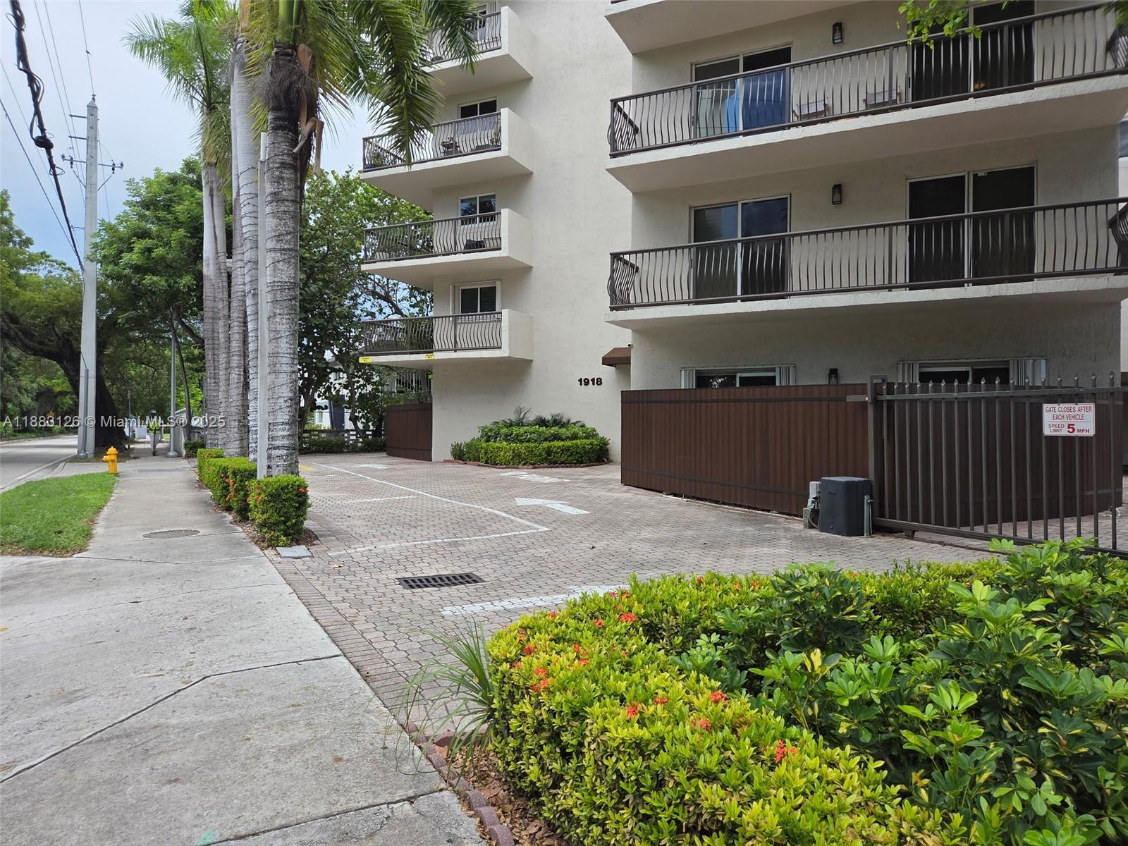 BRICKELL TERRACE CONDO - Residential Lease