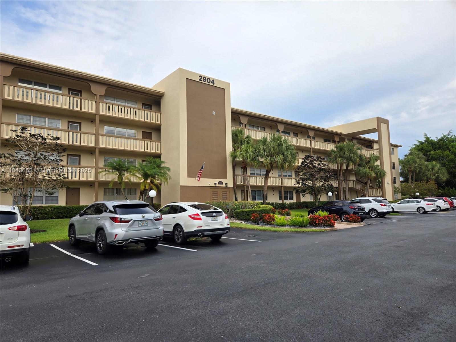 1 bedroom 1.5 bathrooms in Wynmoor Village senior living community. Brand new laminate flooring throughout. New appliances. Screened in porch with view of golf course and lake. Good location within the building by the elevator and laundry room on 3rd floor.