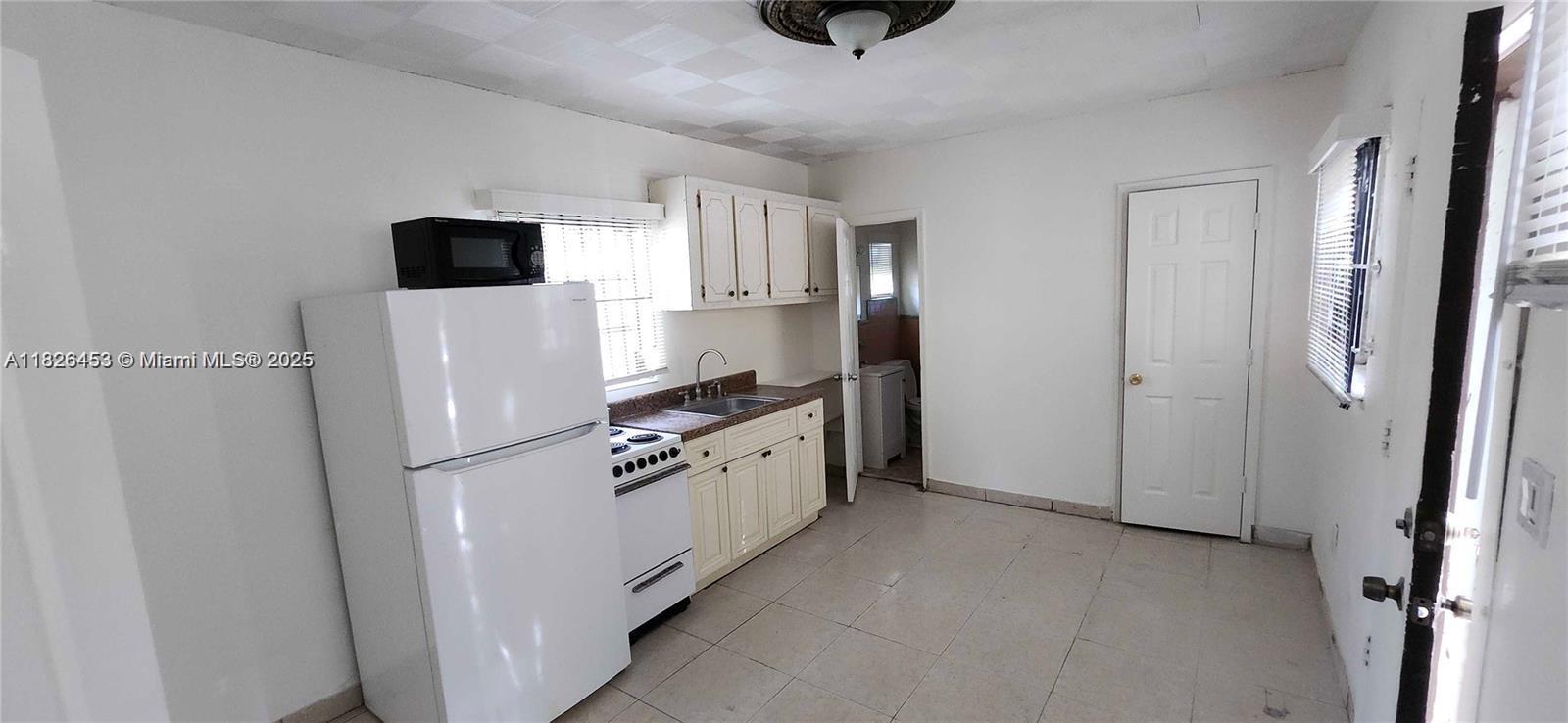 119 NE 56th 4