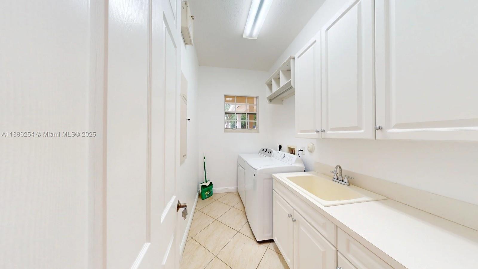 LAKESIDE VILLAGE AT DAVIE - Residential Lease