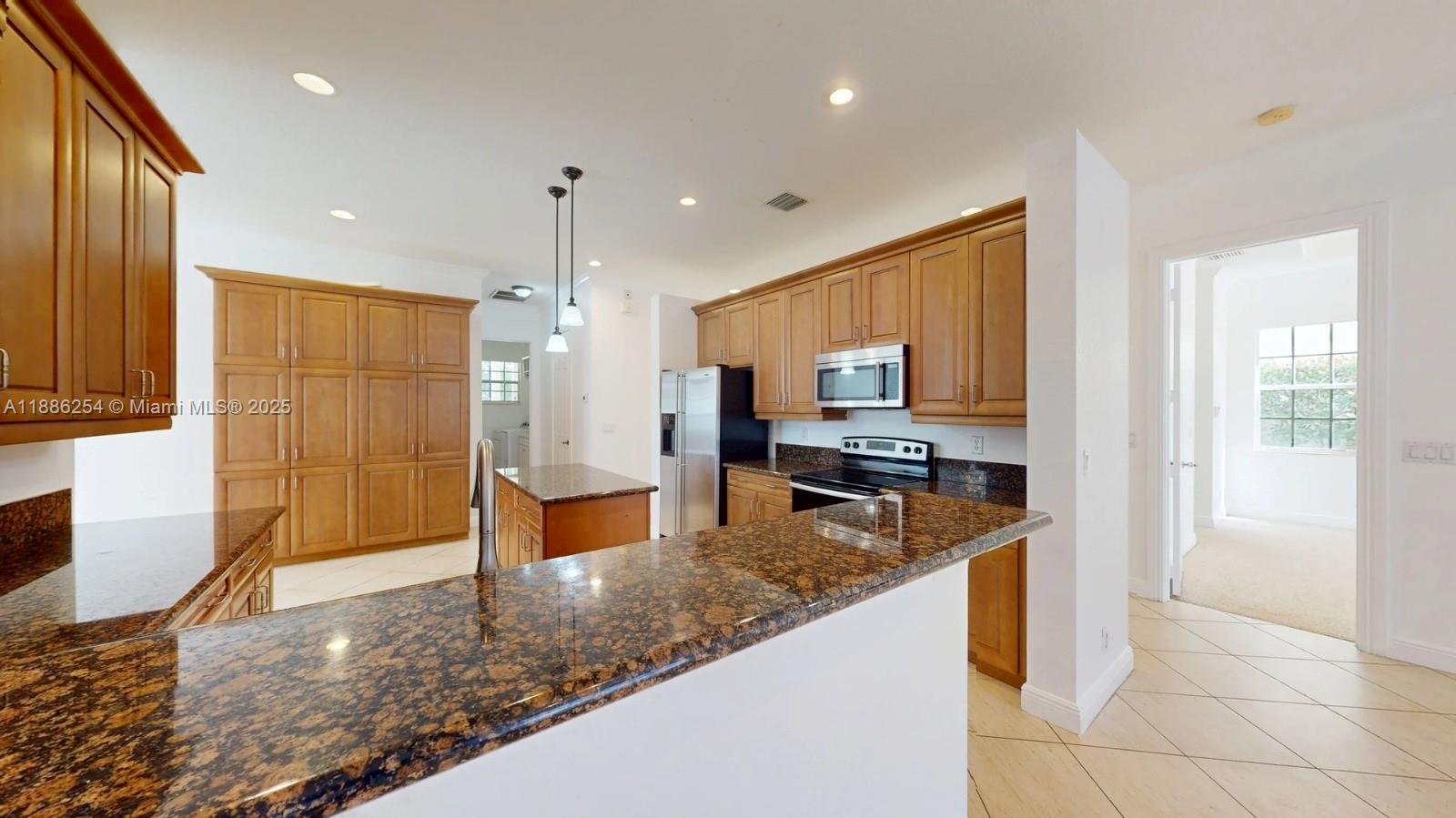 LAKESIDE VILLAGE AT DAVIE - Residential Lease