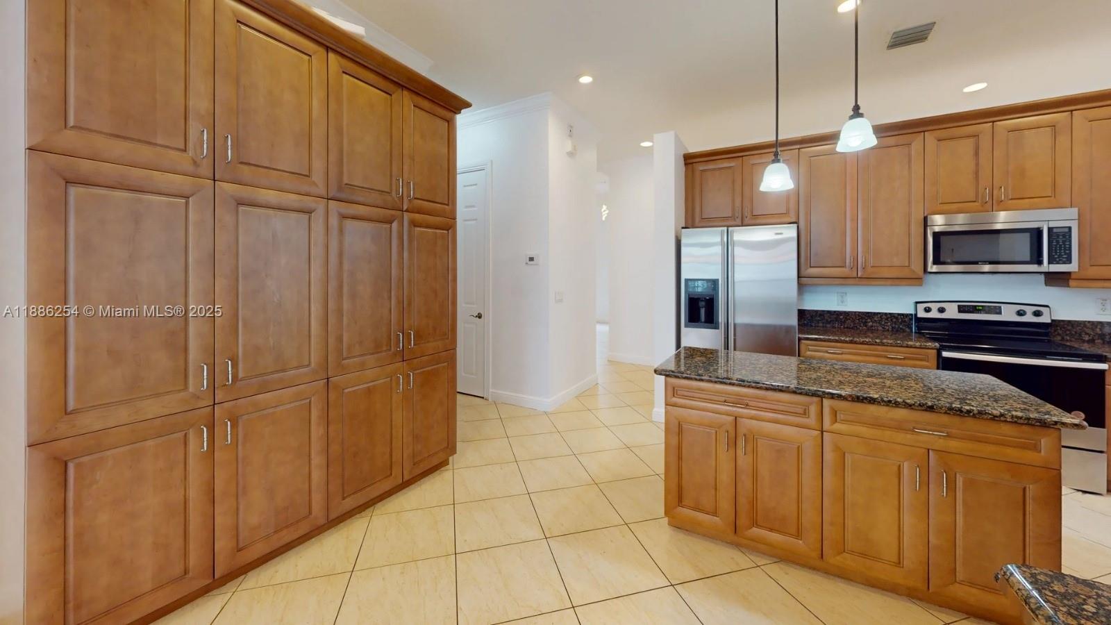 LAKESIDE VILLAGE AT DAVIE - Residential Lease